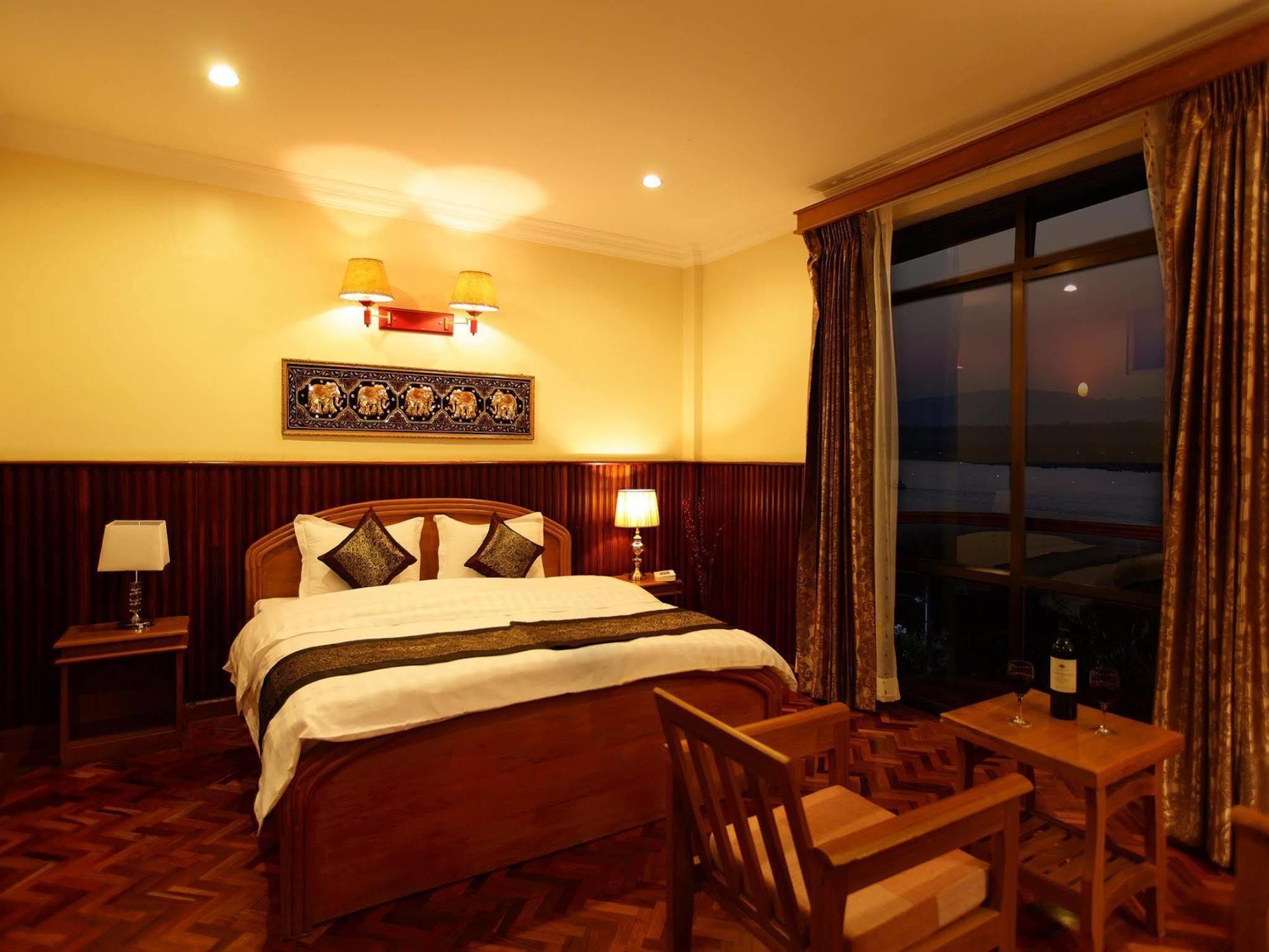 Ayarwaddy River View Hotel Mandalay Exteriér fotografie